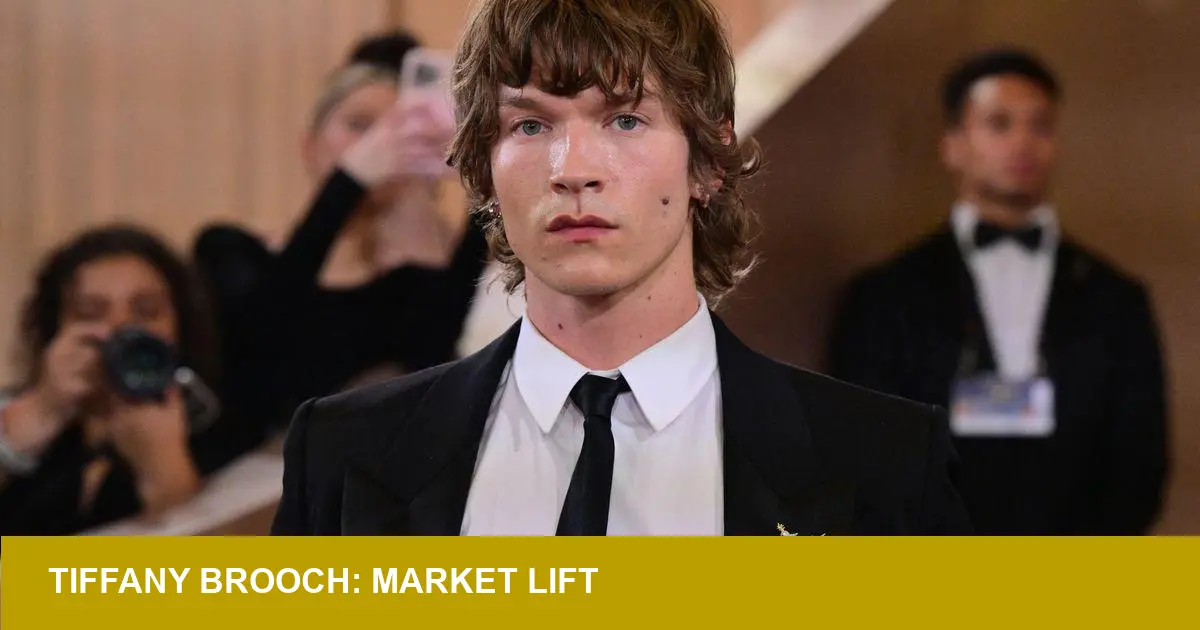 Golden Globes Brooches: Which Pin Created a Market Surge for Retailers?