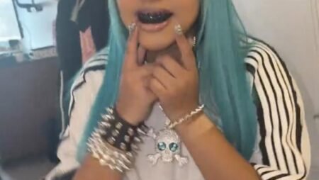 North West, 12, shows 106-carat diamond pendant — market signal